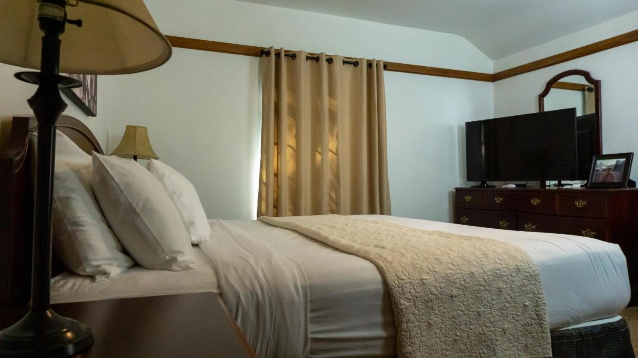 Maxwelton Braes & Golf Course Hotel Baileys Harbor